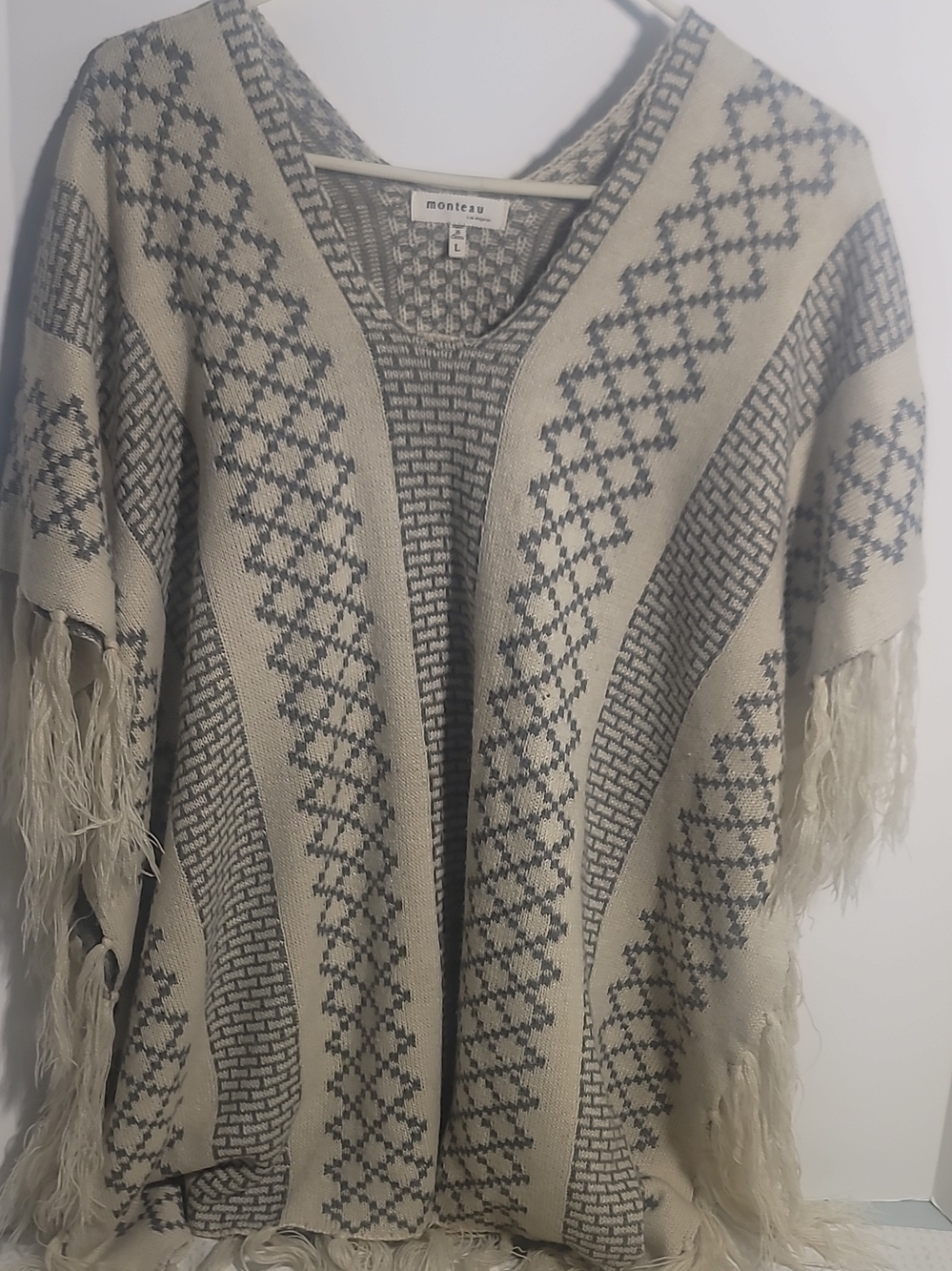 Monteau Cream and Gray Geometric Fringe Poncho